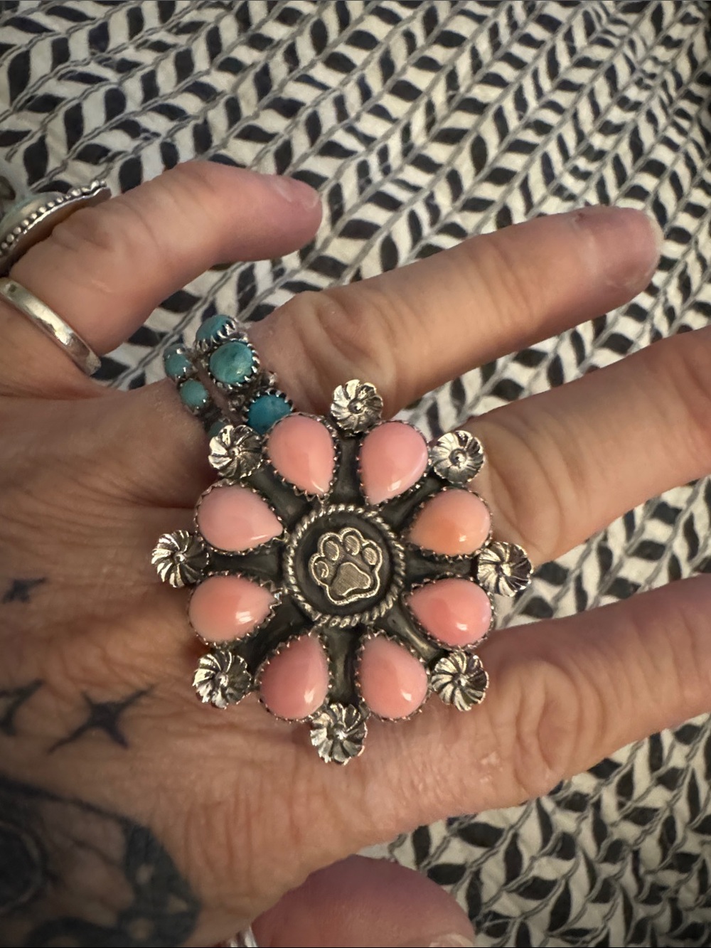 Vintage-Inspired Pink conch shell Floral Paw Ring 925 silver - Women Jewelry
